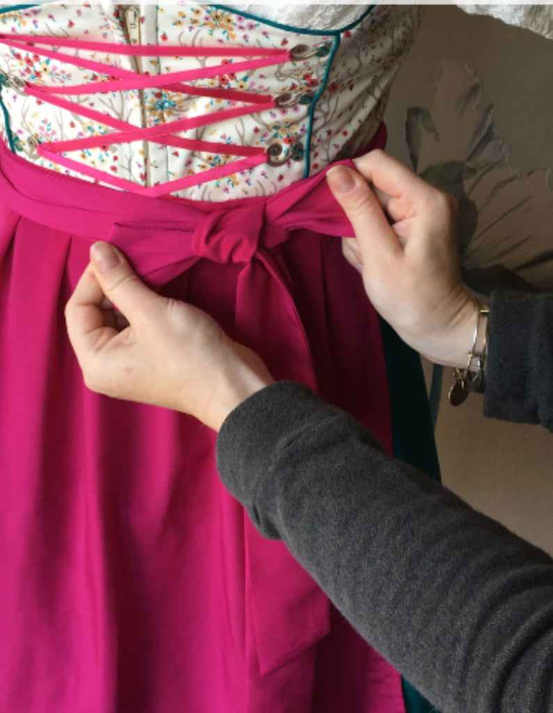 The Trick to Tying the Perfect Bow for your Dirndl Apron