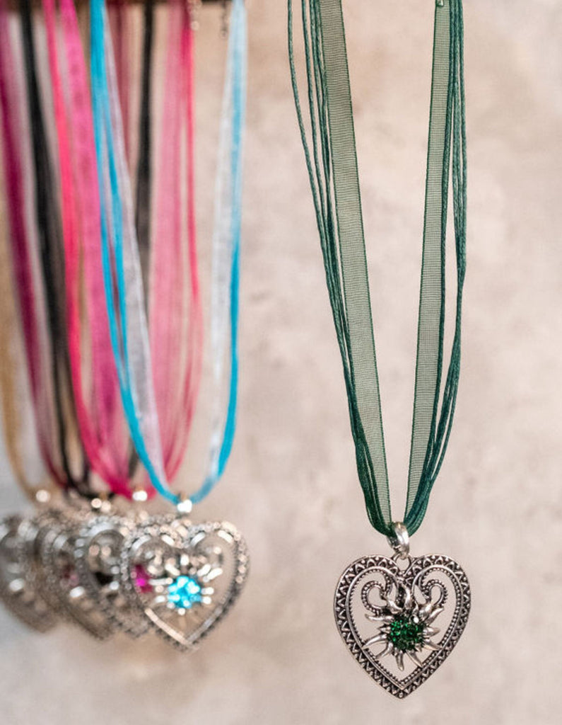 Alpine Sweetheart Edelweiss Necklace Jewelry Celestial Zigeunerin Emerald 