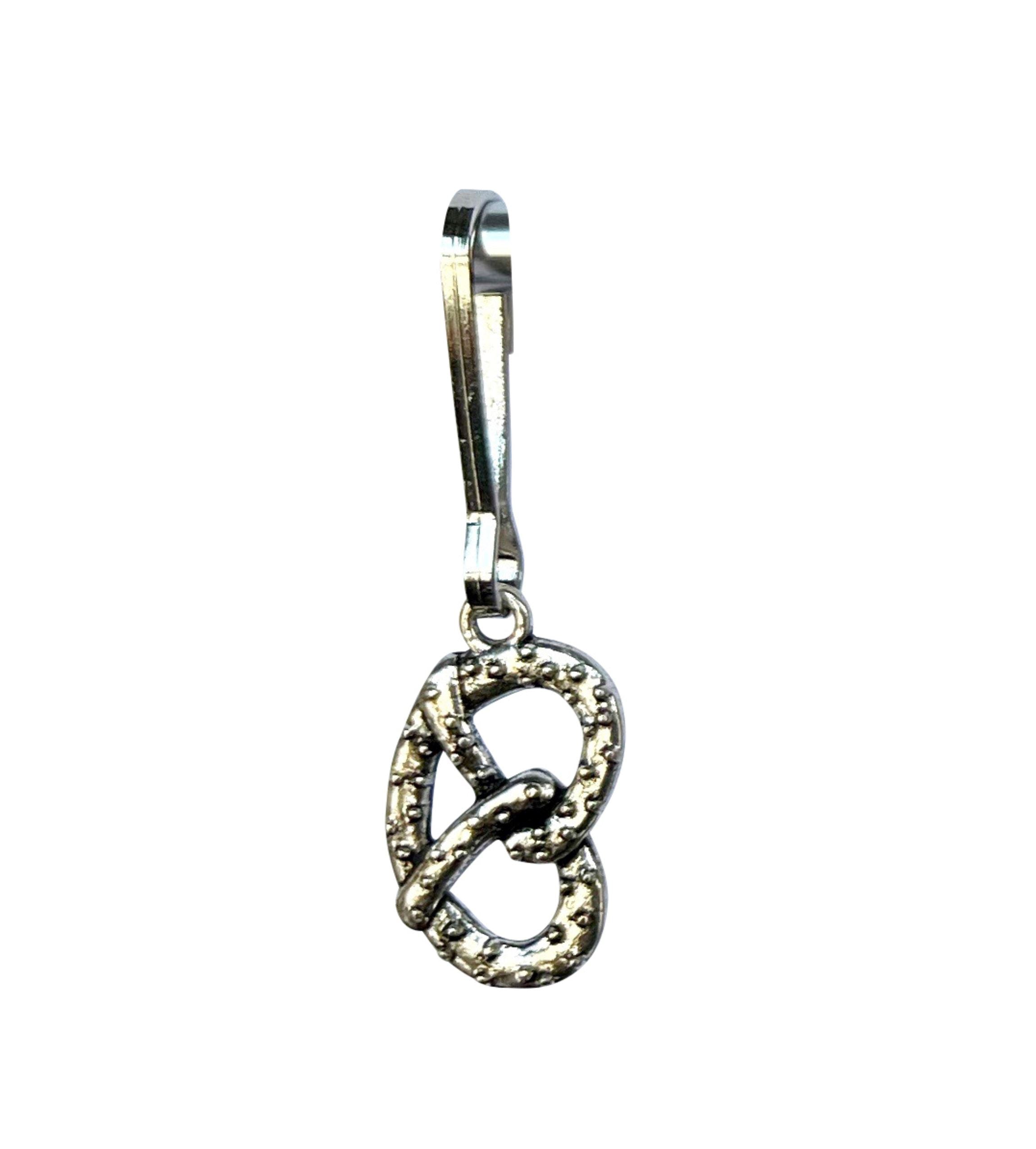Dirndl Zipper Pull with Charm